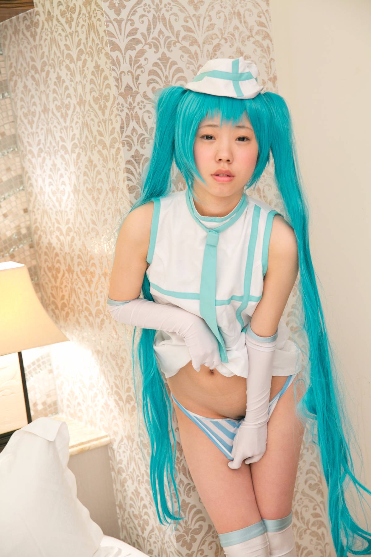 Phát hành khỏa thân phát hành cosplay bắn 18 tuổi