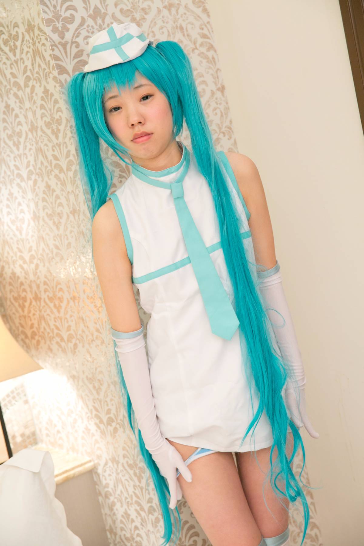 Phát hành khỏa thân phát hành cosplay bắn 18 tuổi