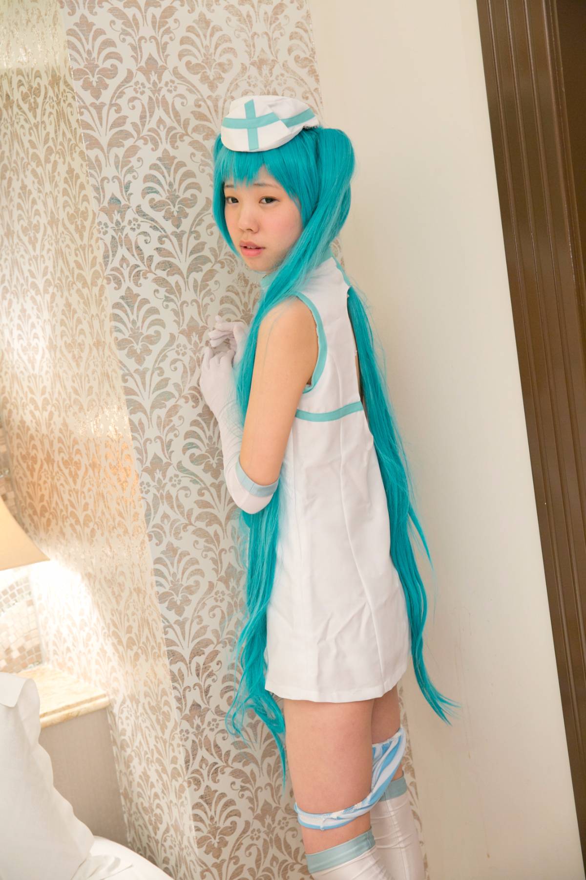 Phát hành khỏa thân phát hành cosplay bắn 18 tuổi