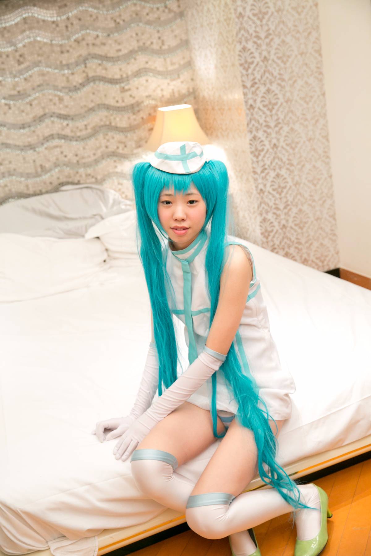 Phát hành khỏa thân phát hành cosplay bắn 18 tuổi