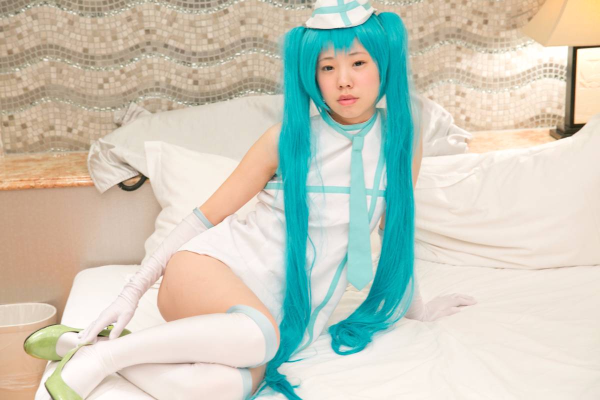 Phát hành khỏa thân phát hành cosplay bắn 18 tuổi