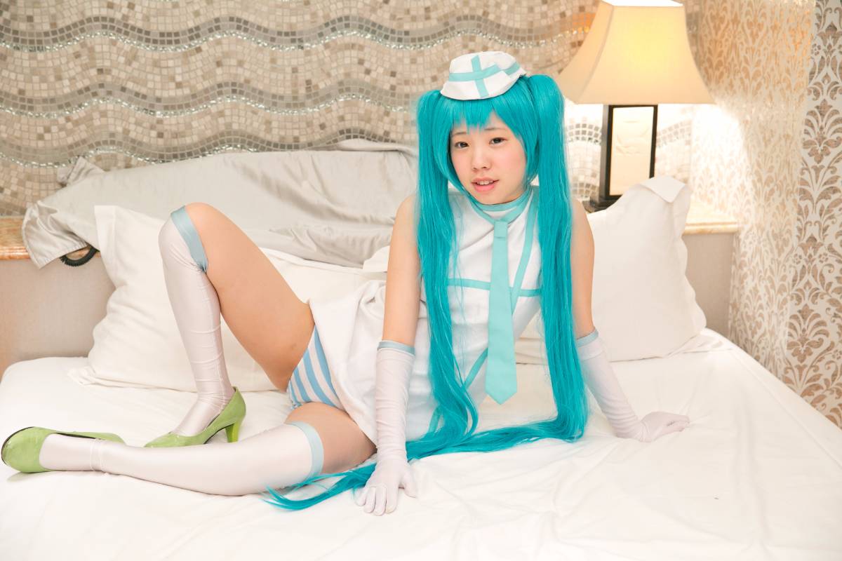 Phát hành khỏa thân phát hành cosplay bắn 18 tuổi