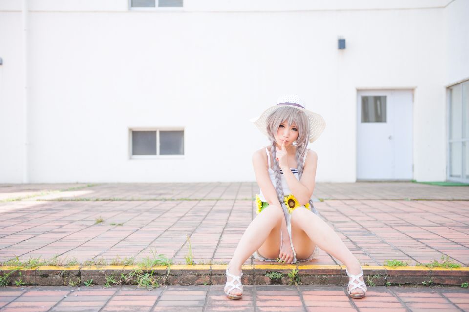 Nyaruko-san rom trên
