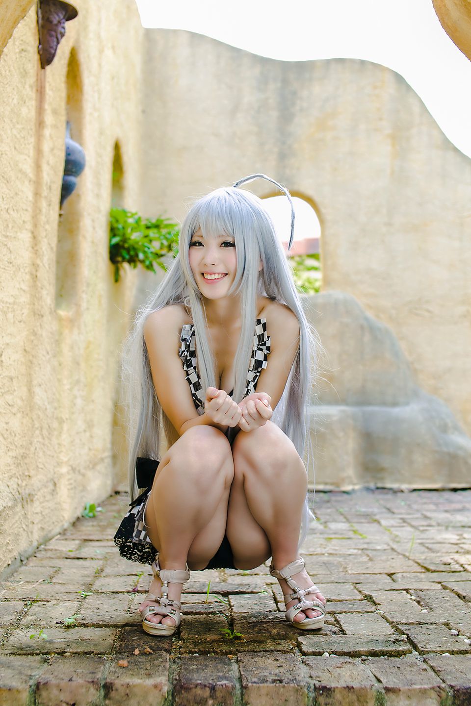 Nyaruko-san rom trên