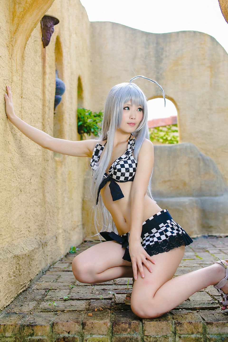 Nyaruko-san rom trên