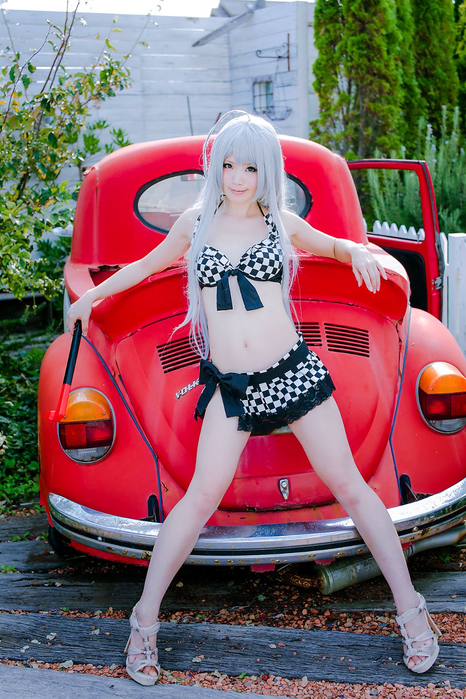 Nyaruko-san rom trên