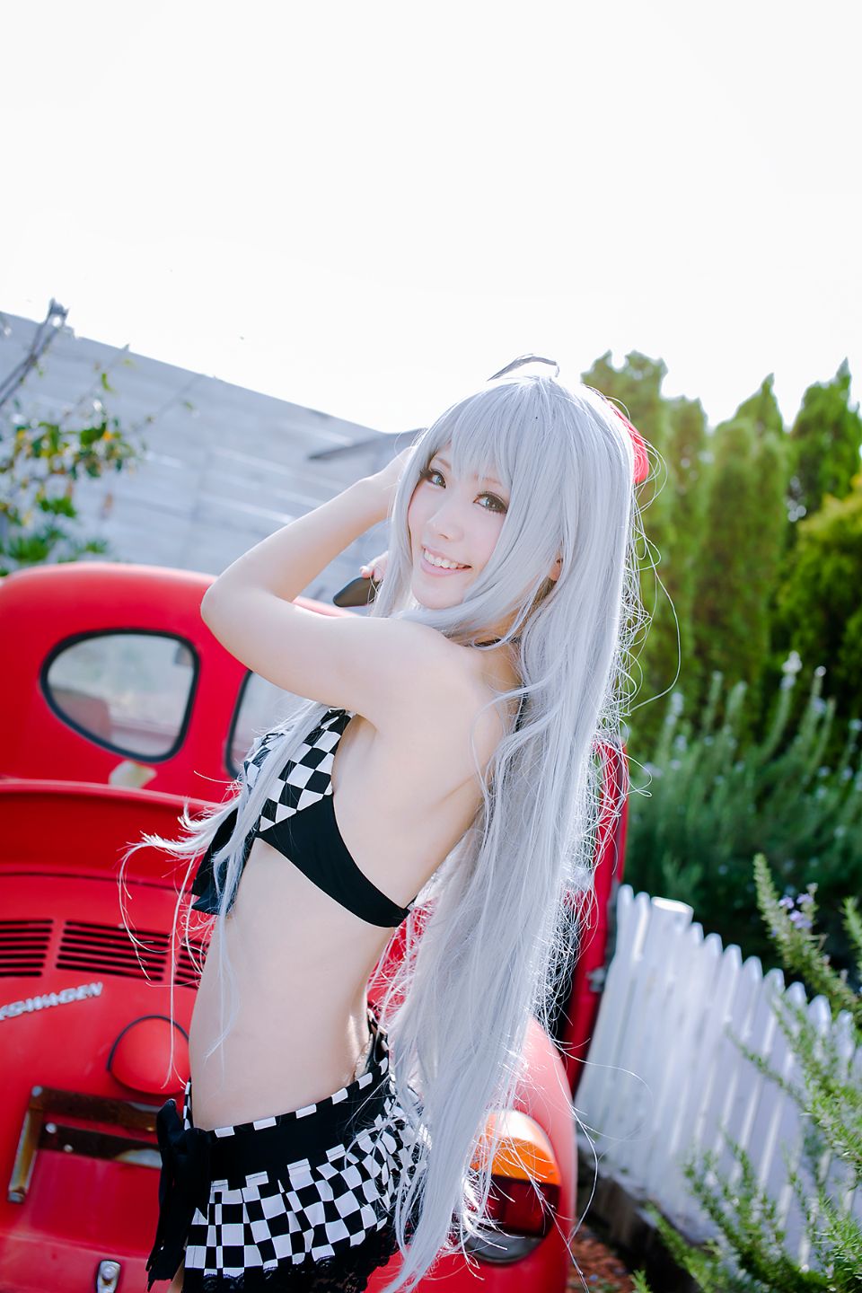 Nyaruko-san rom trên