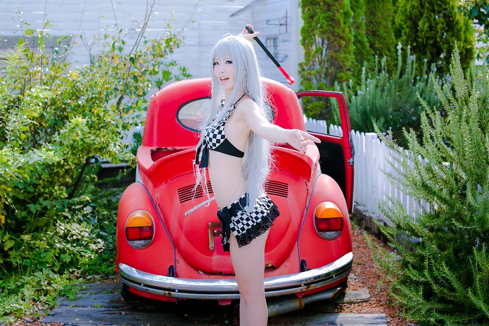 Nyaruko-san rom trên