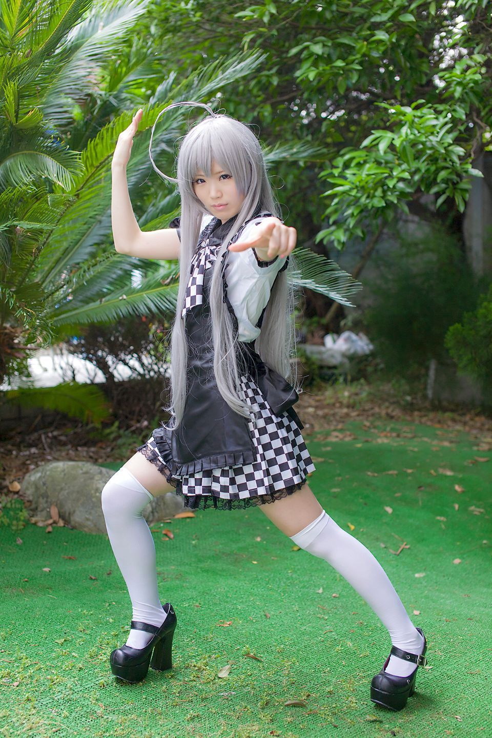 Nyaruko-san rom trên