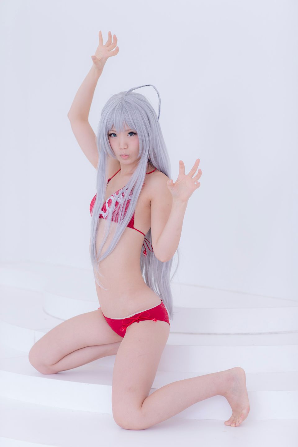 Nyaruko-san rom trên