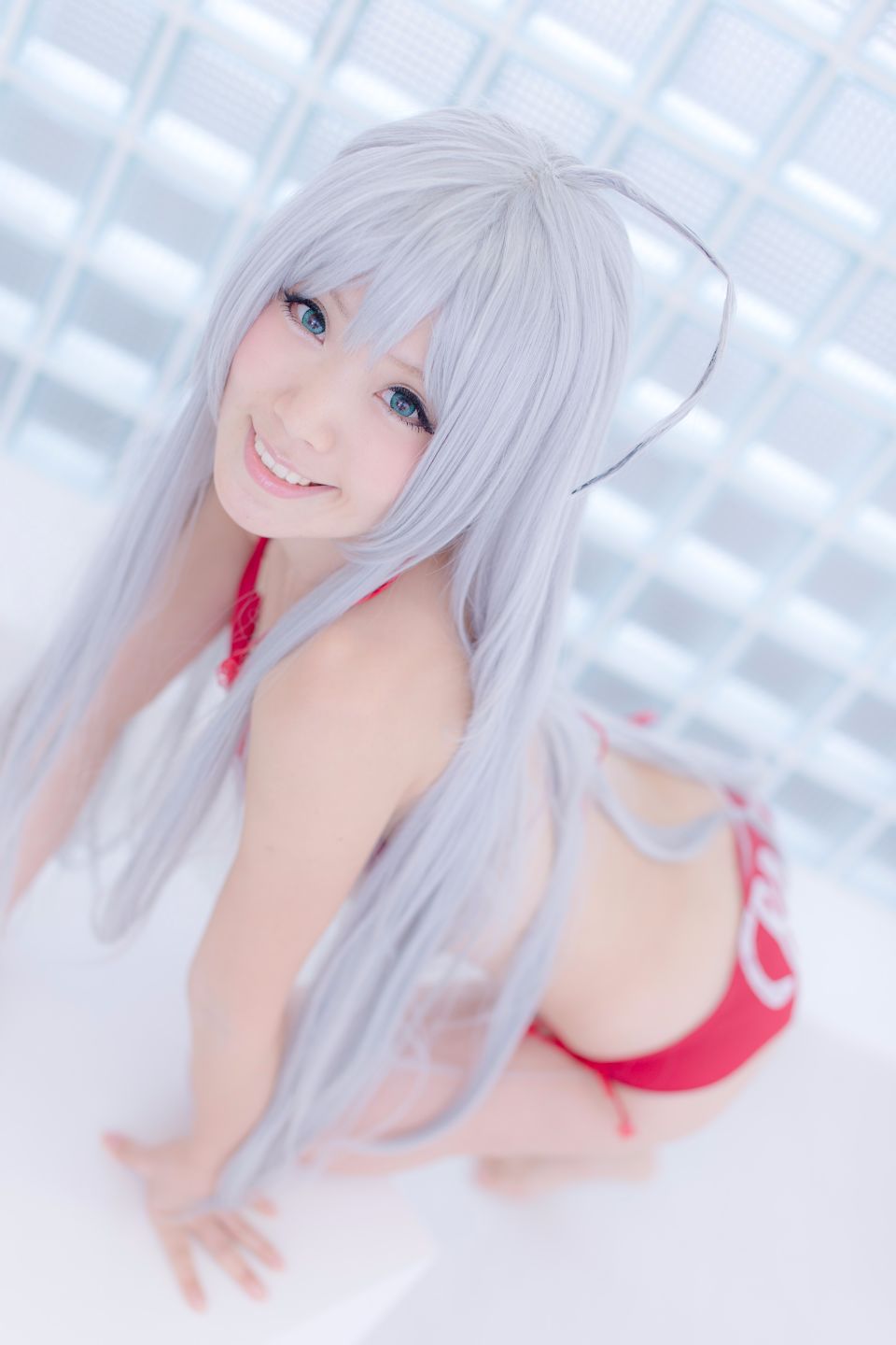 Nyaruko-san rom trên