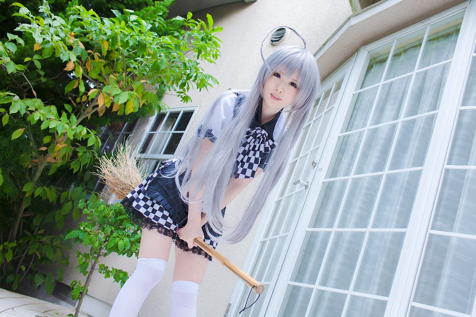 Nyaruko-san rom trên