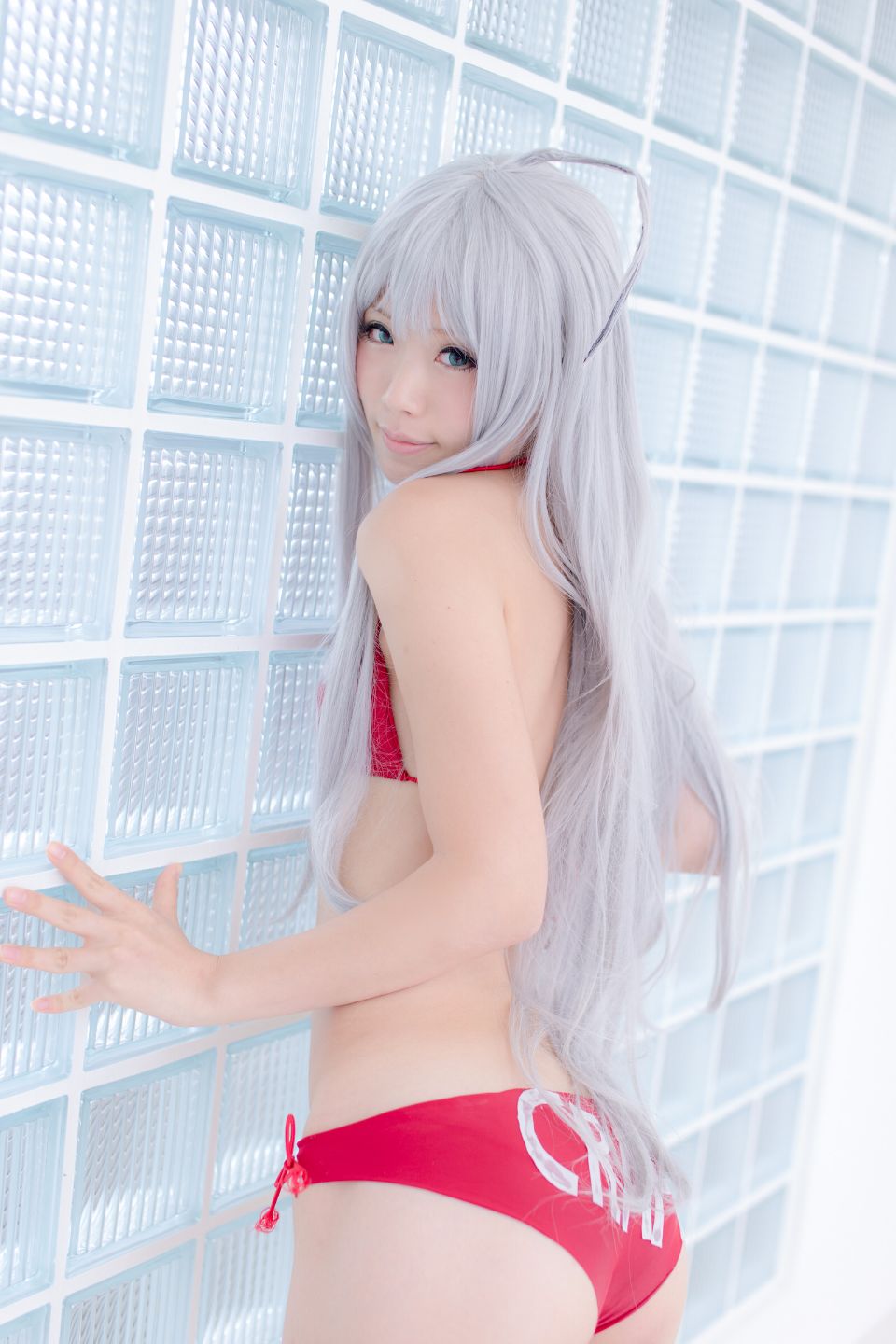 Nyaruko-san rom trên