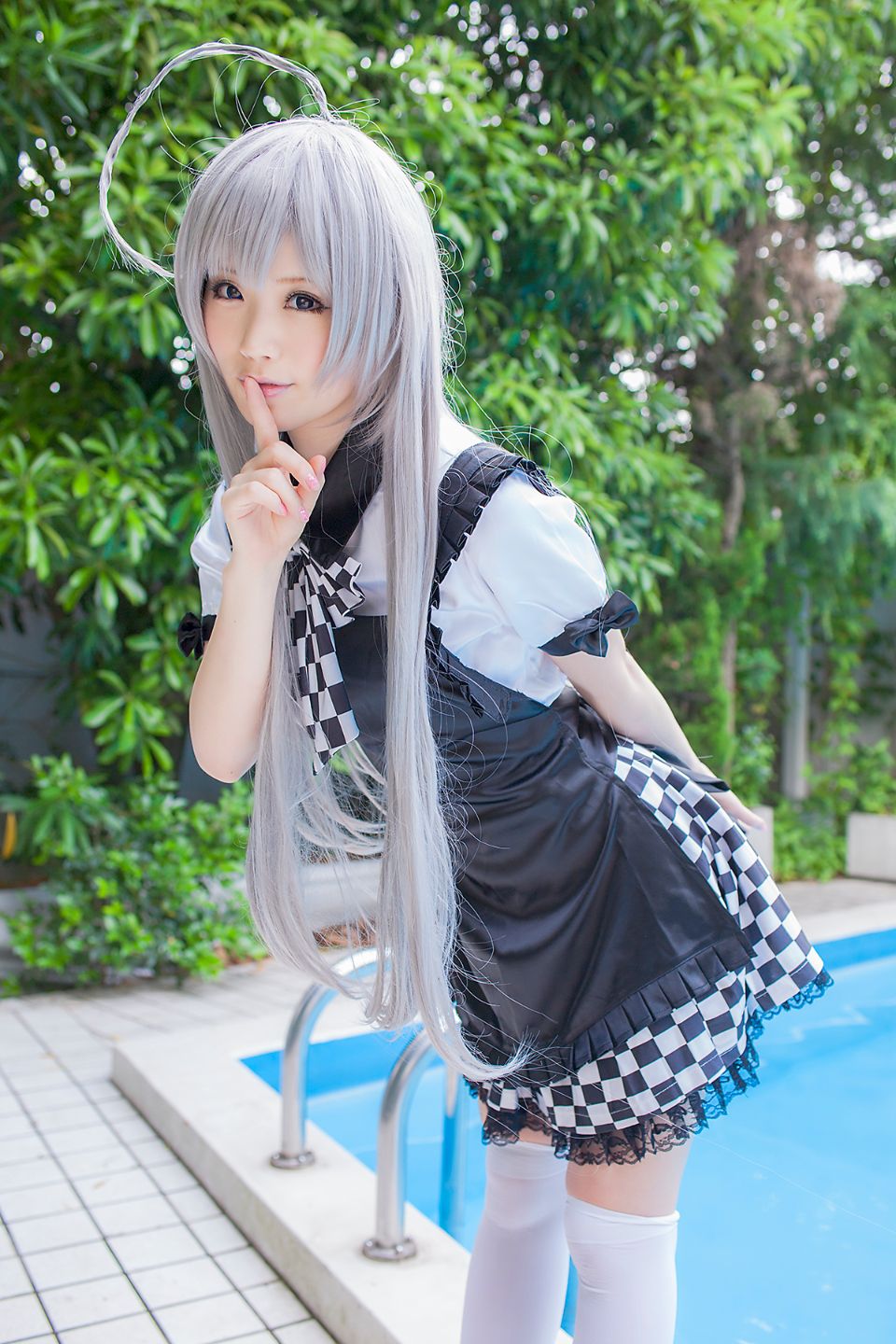 Nyaruko-san rom trên