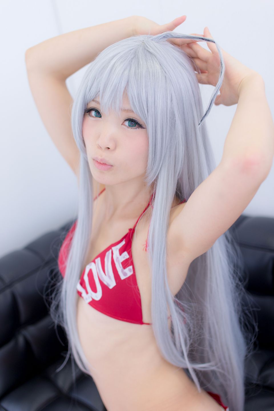 Nyaruko-san rom trên