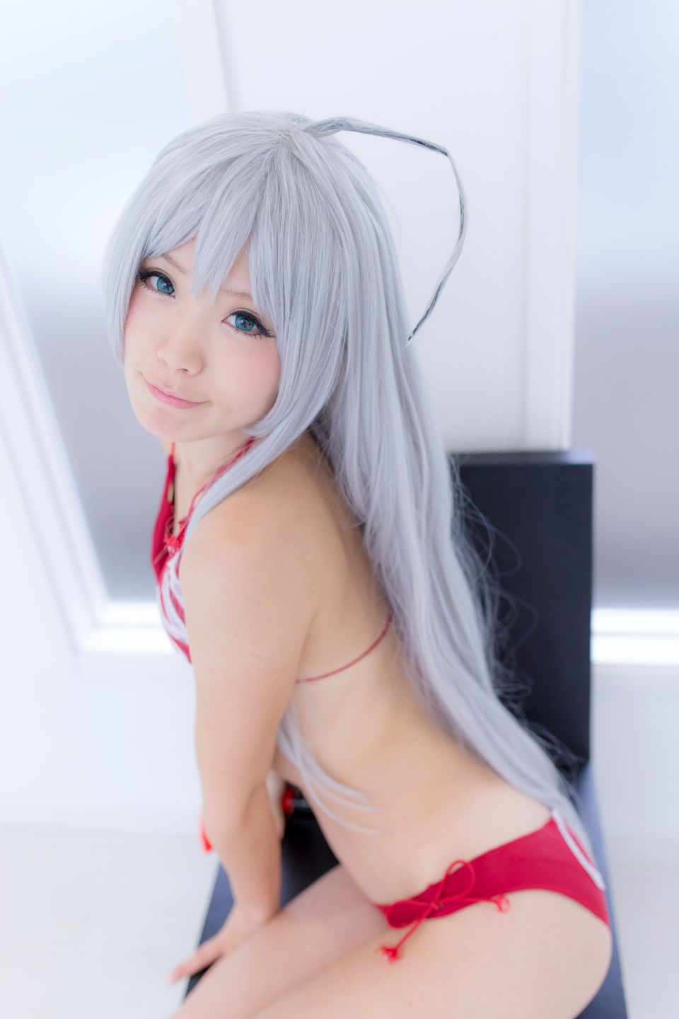 Nyaruko-san rom trên