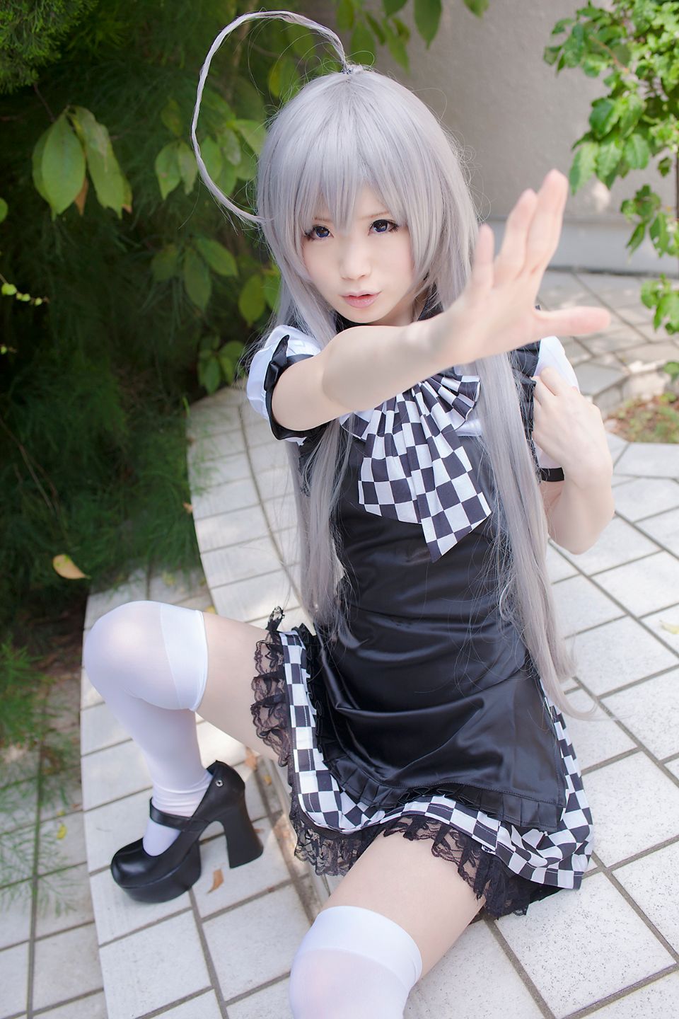 Nyaruko-san rom trên