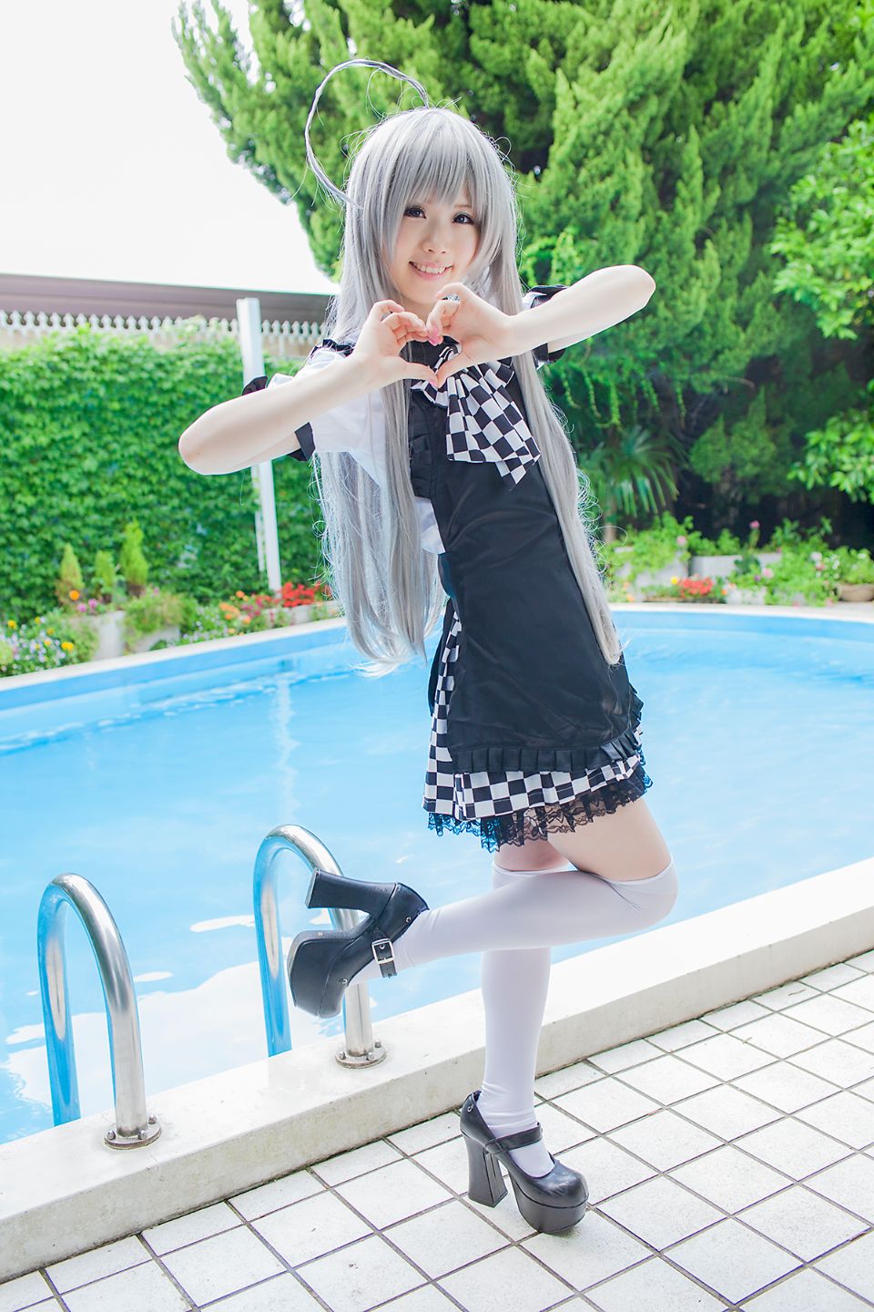 Nyaruko-san rom trên