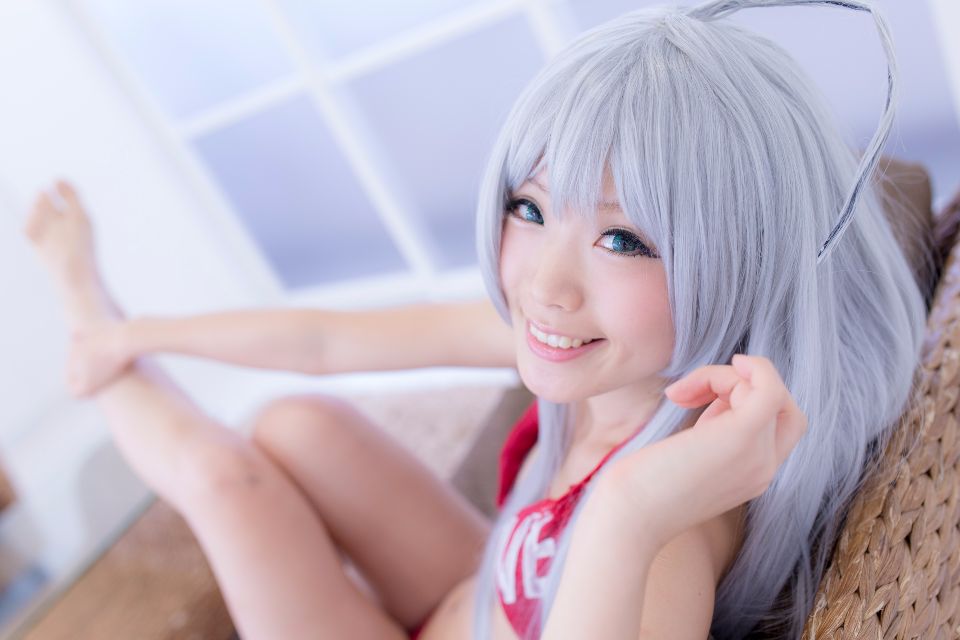 Nyaruko-san rom trên