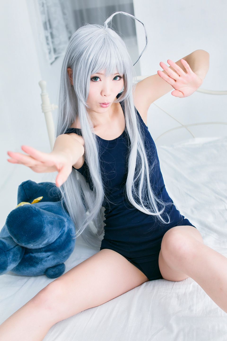 Nyaruko-san rom trên