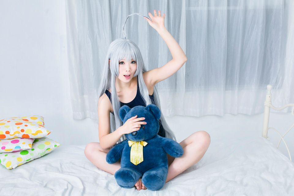 Nyaruko-san rom trên