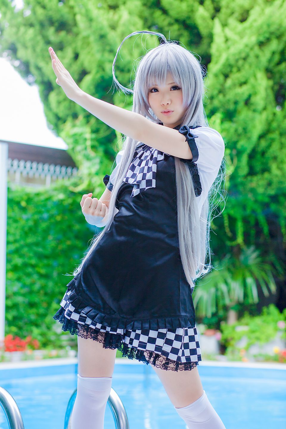 Nyaruko-san rom trên