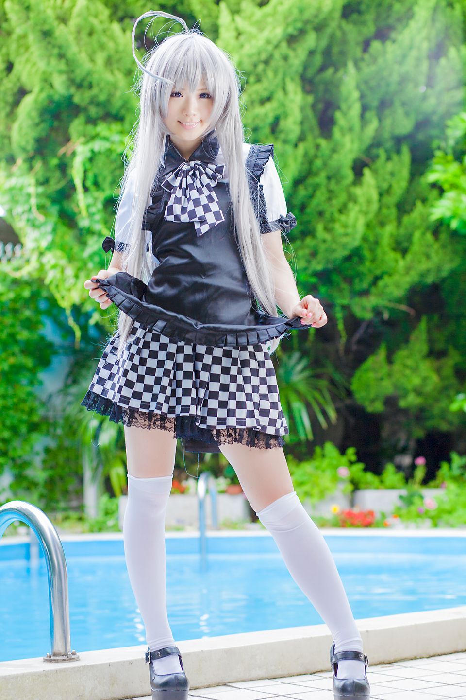 Nyaruko-san rom trên