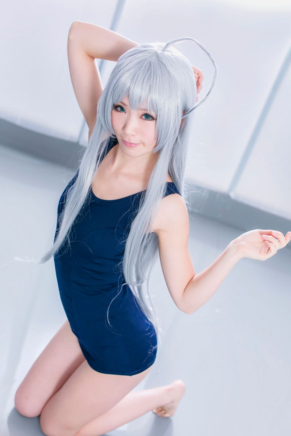 Nyaruko-san rom trên