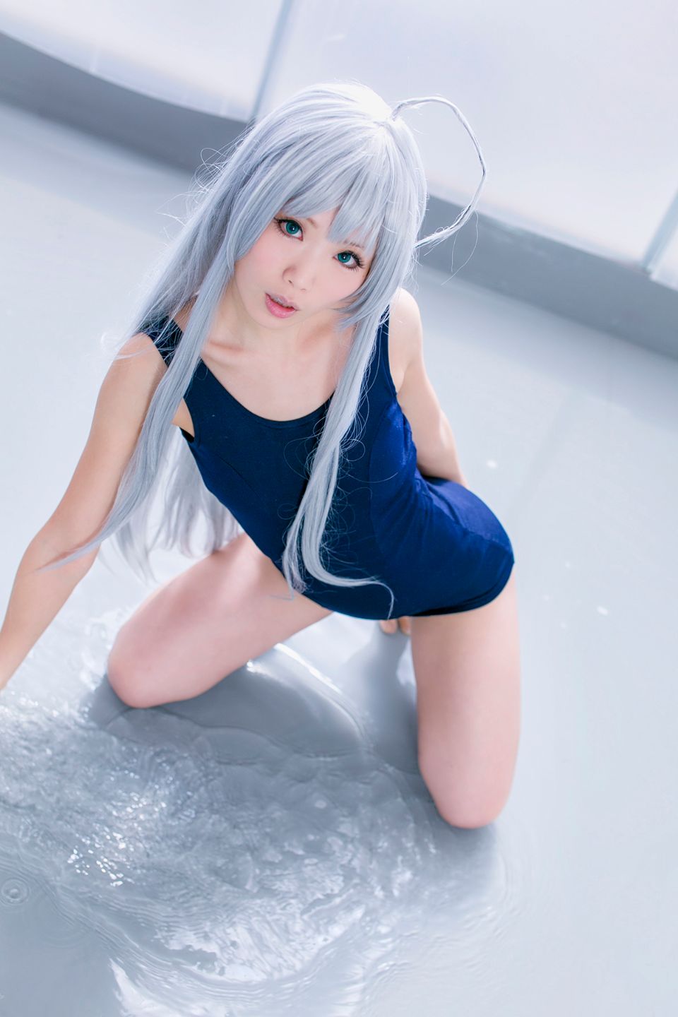 Nyaruko-san rom trên