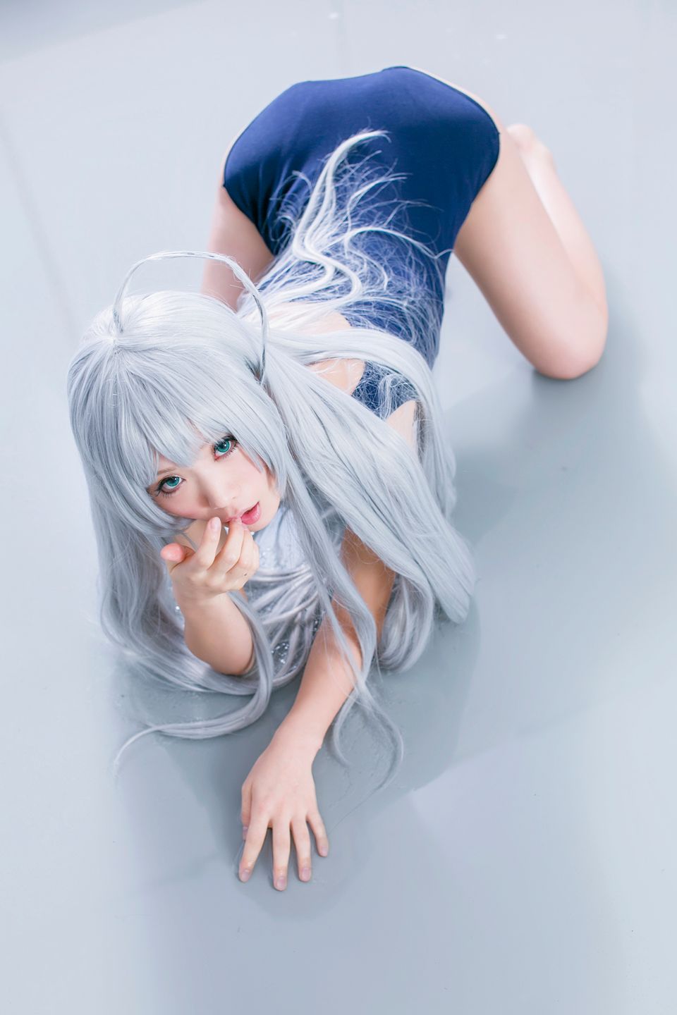 Nyaruko-san rom trên