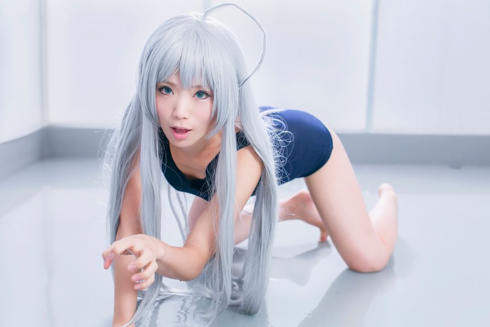 Nyaruko-san rom trên