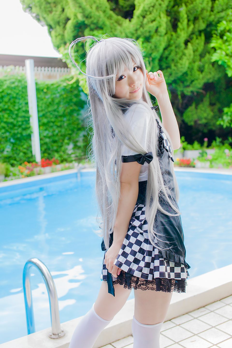 Nyaruko-san rom trên