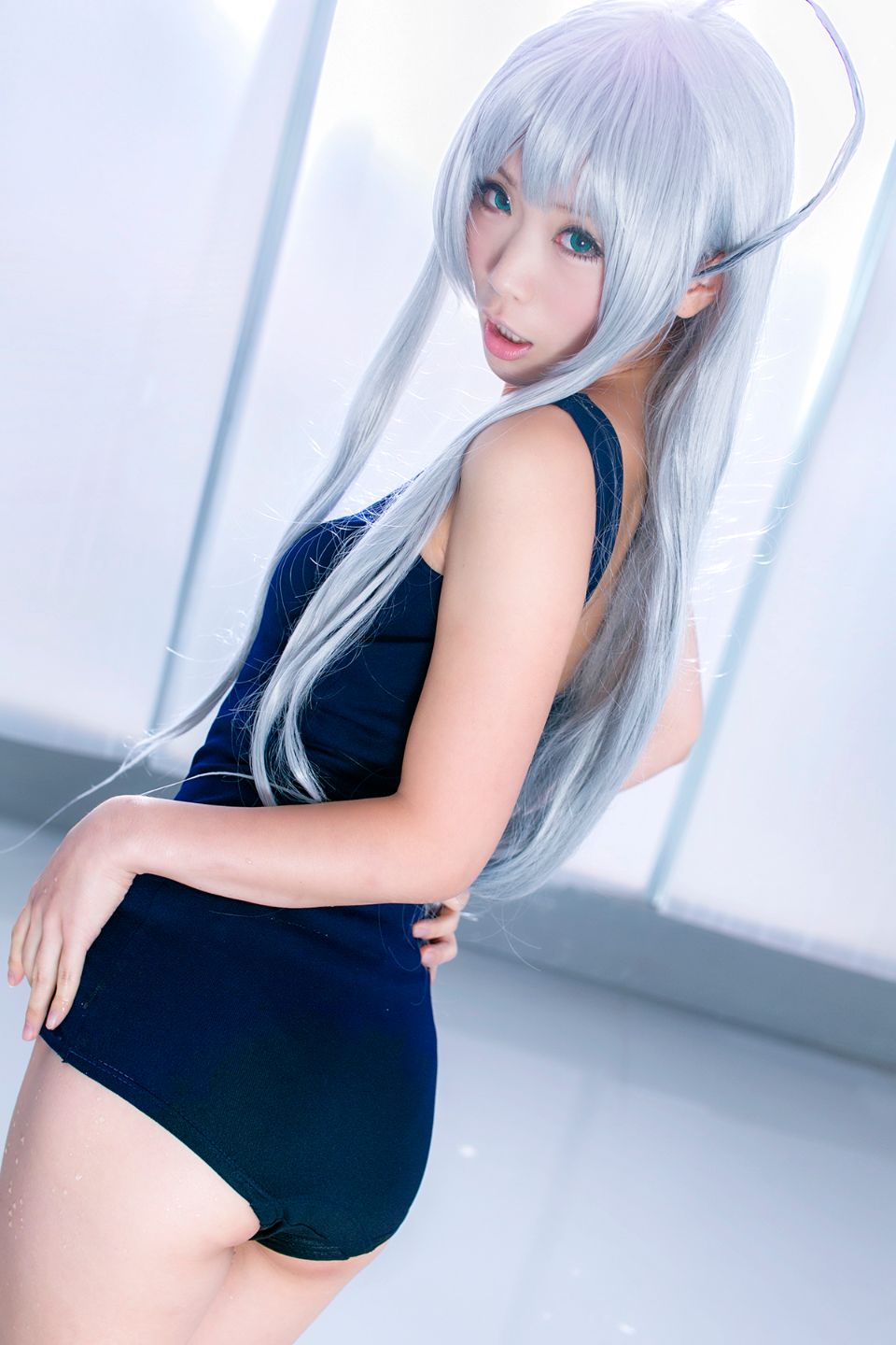 Nyaruko-san rom trên