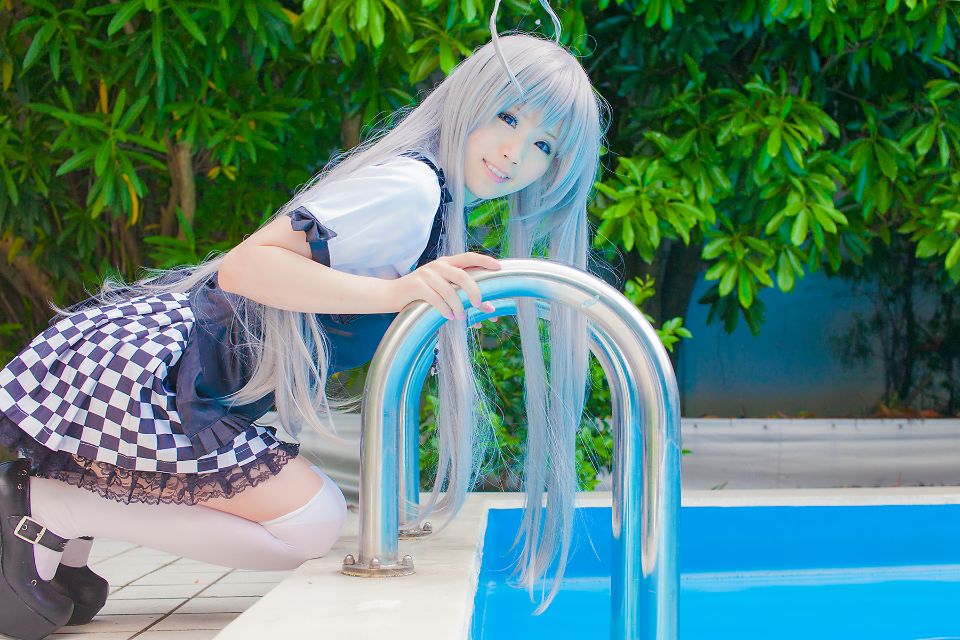 Nyaruko-san rom trên