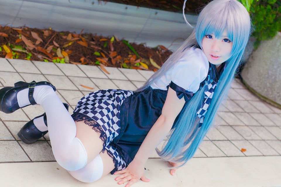 Nyaruko-san rom trên