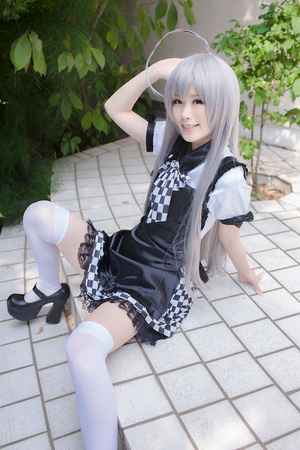 Nyaruko-san rom trên