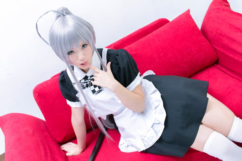 Nyaruko-san rom trên