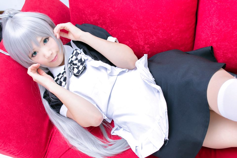 Nyaruko-san rom trên