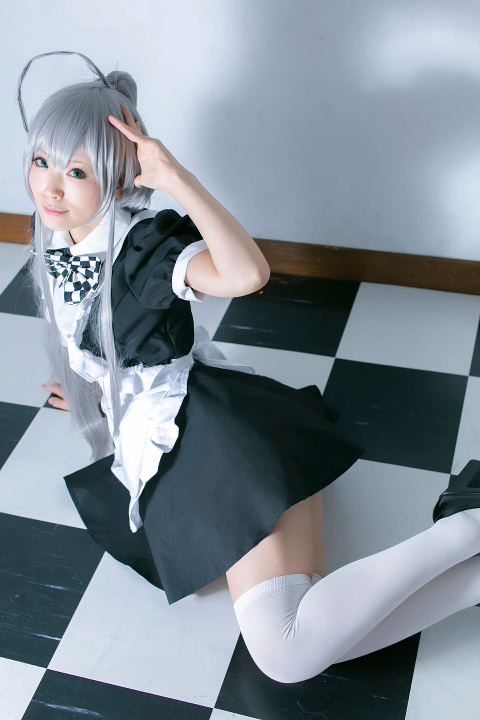 Nyaruko-san rom trên