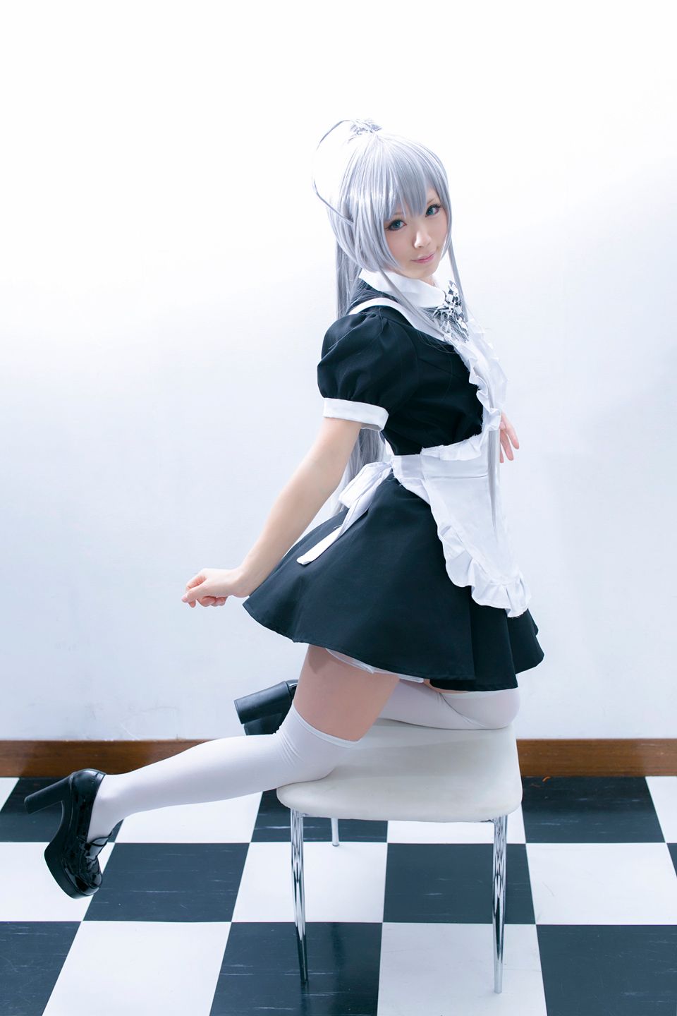 Nyaruko-san rom trên