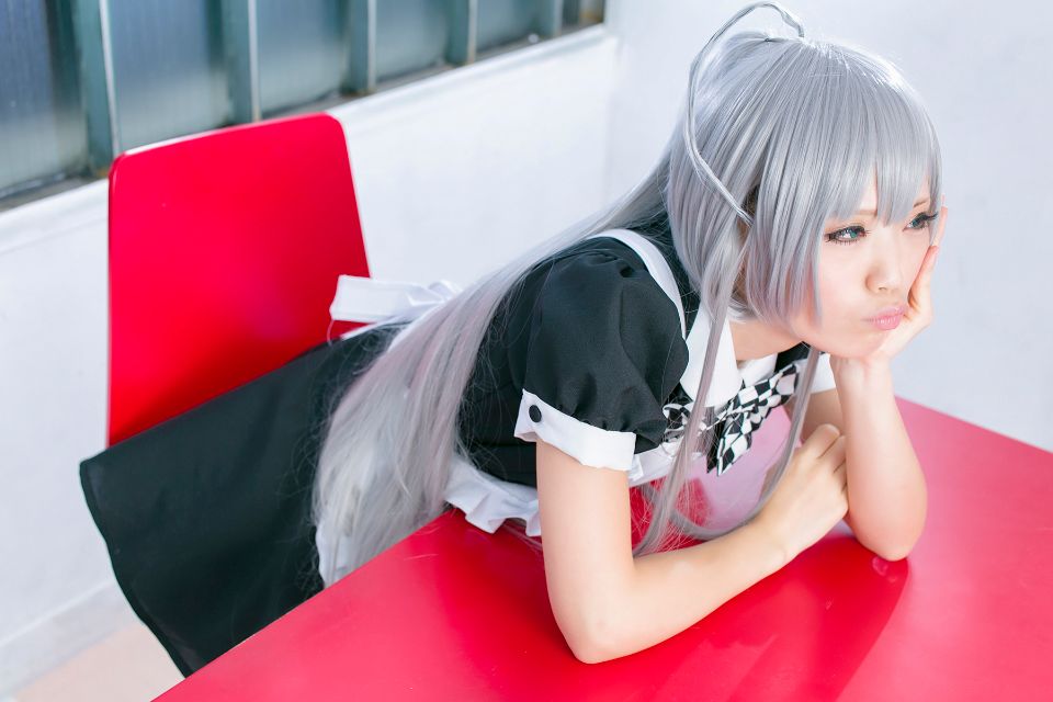 Nyaruko-san rom trên