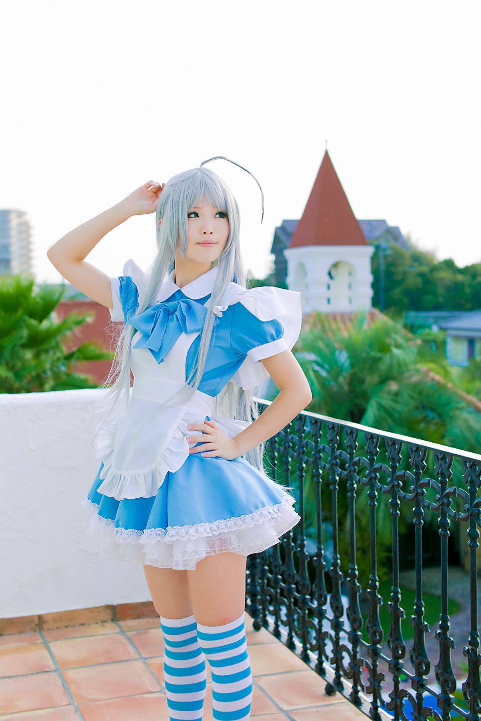 Nyaruko-san rom trên