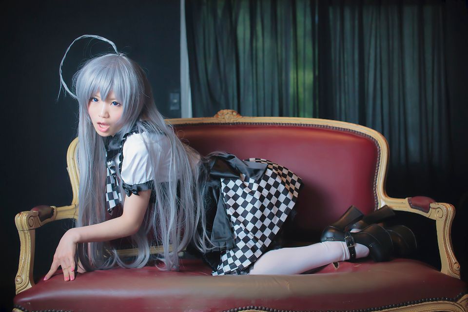 Nyaruko-san rom trên