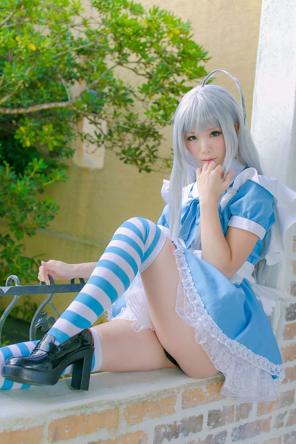 Nyaruko-san rom trên