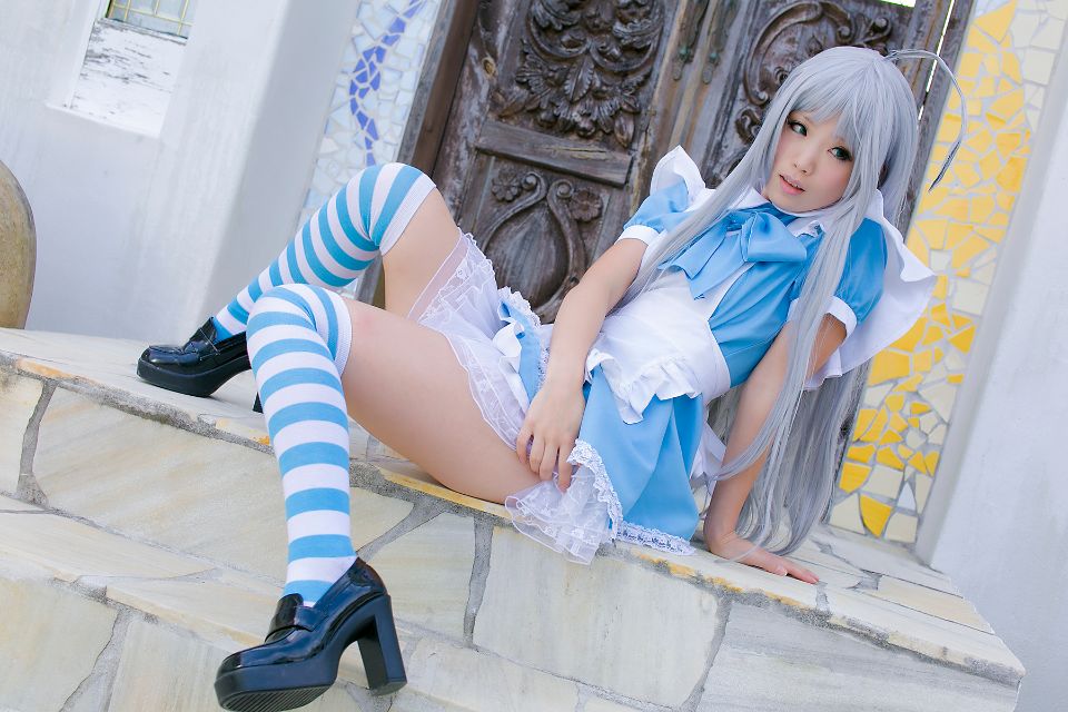 Nyaruko-san rom trên