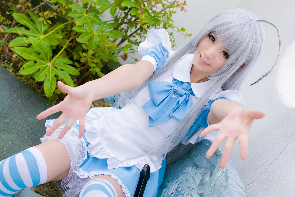 Nyaruko-san rom trên