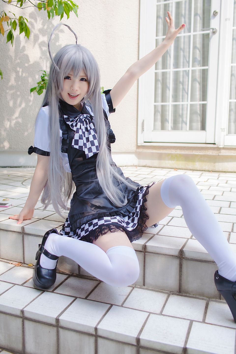 Nyaruko-san rom trên