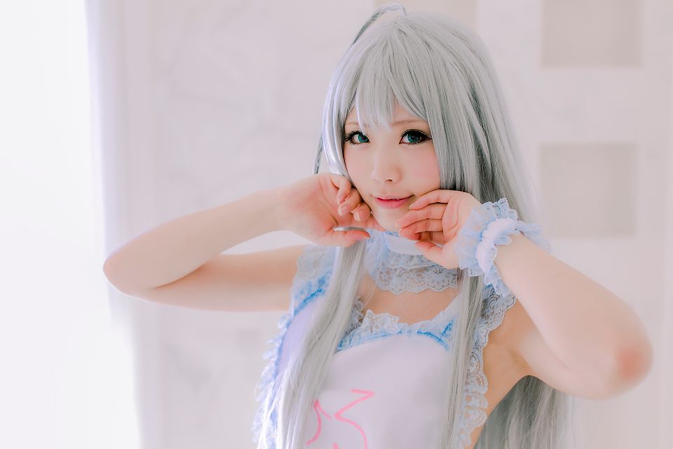 Nyaruko-san rom trên