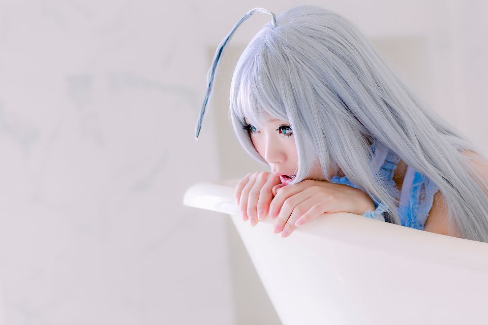 Nyaruko-san rom trên