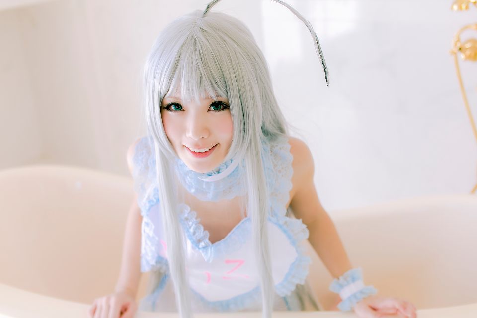 Nyaruko-san rom trên